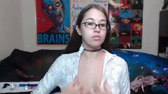 6cam.biz teen alexxxcoal flashing pussy on live webcam